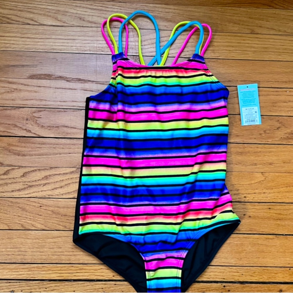 NWT Cat & Jack super cute suit! Size M 7/8